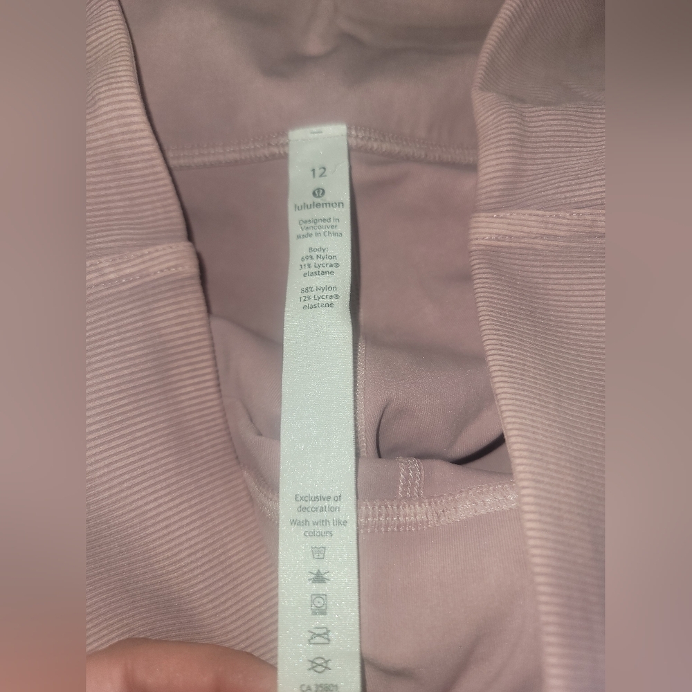 Lululemon Athletica Wunder Under Crop HR 23" Rib Size 12 - Picture 2 of 6